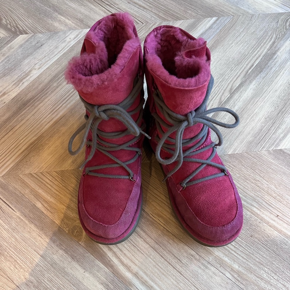 Ugg Girls boots size 4
